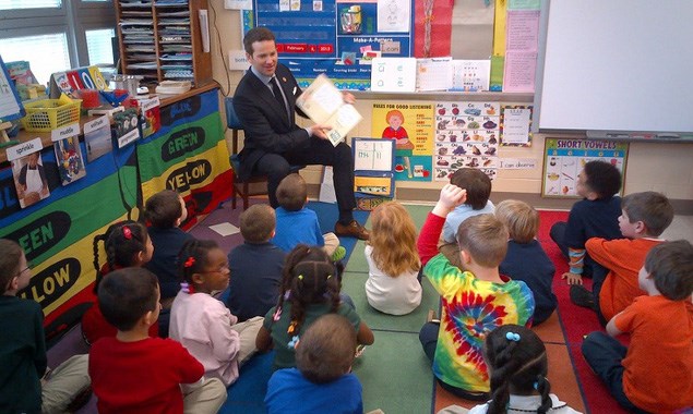 Ở mấy nước Âu Mỹ con nít... học yếu?